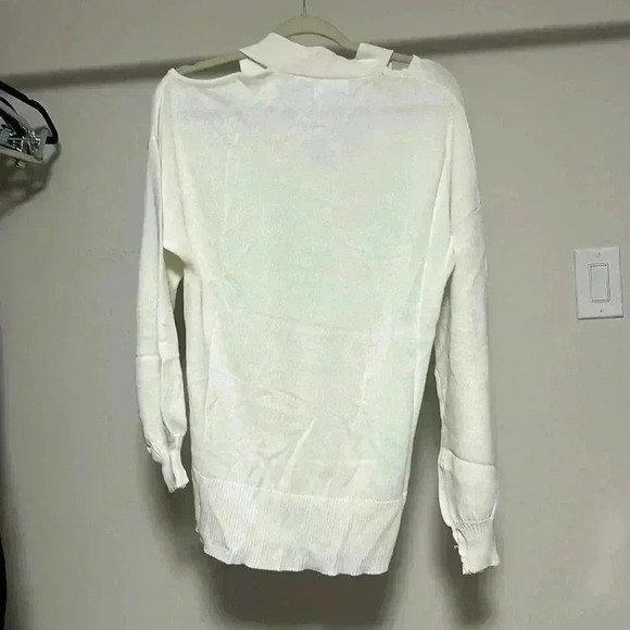 Vneck buckle slouchy sweater - Picture 5 of 8